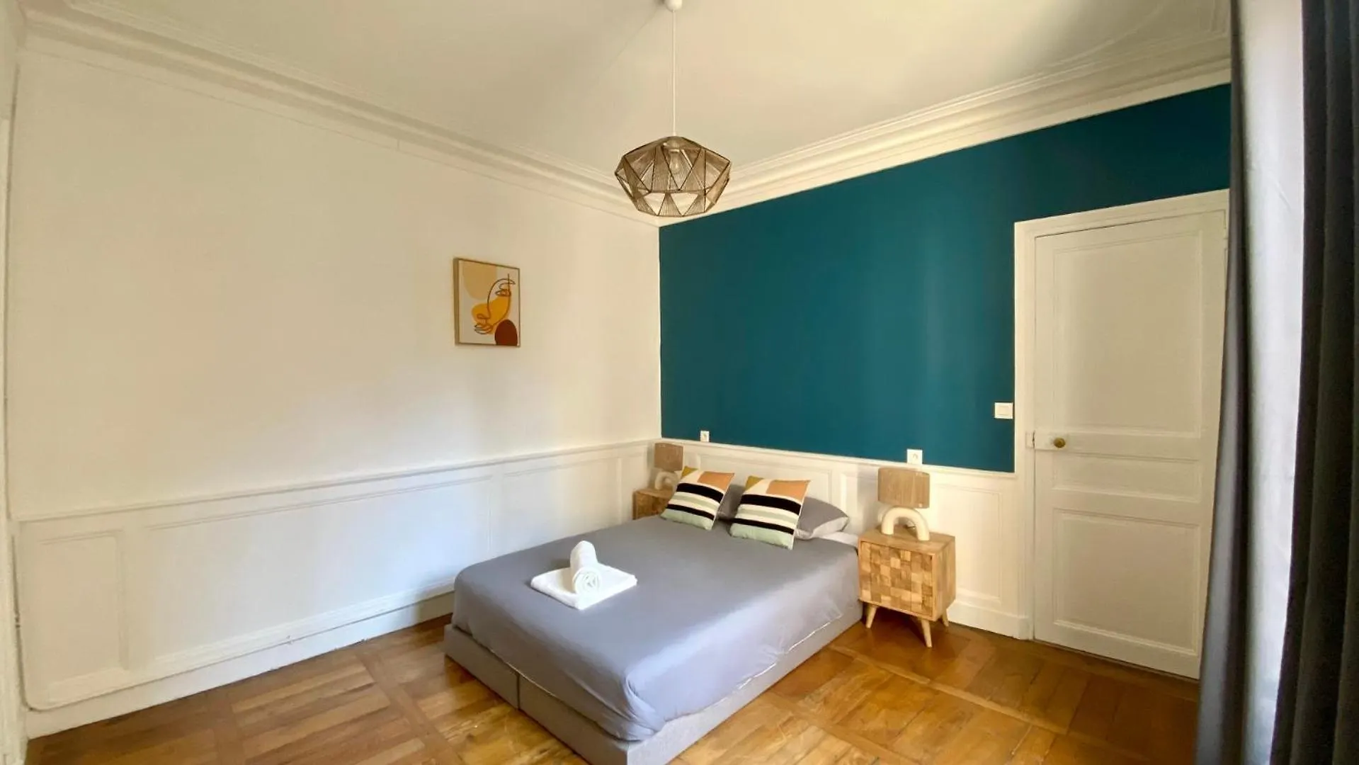 Spacieux Pour 10 Personnes Au Coeur De Rennes Apartment