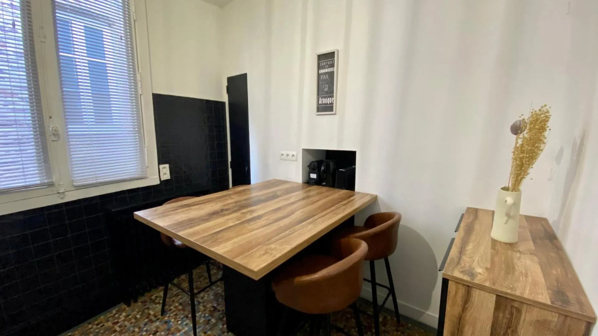 Spacieux Pour 10 Personnes Au Coeur De Rennes Apartment
